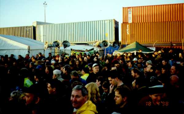 Picture: East Swanson Dock Picket 7.30am 18 April